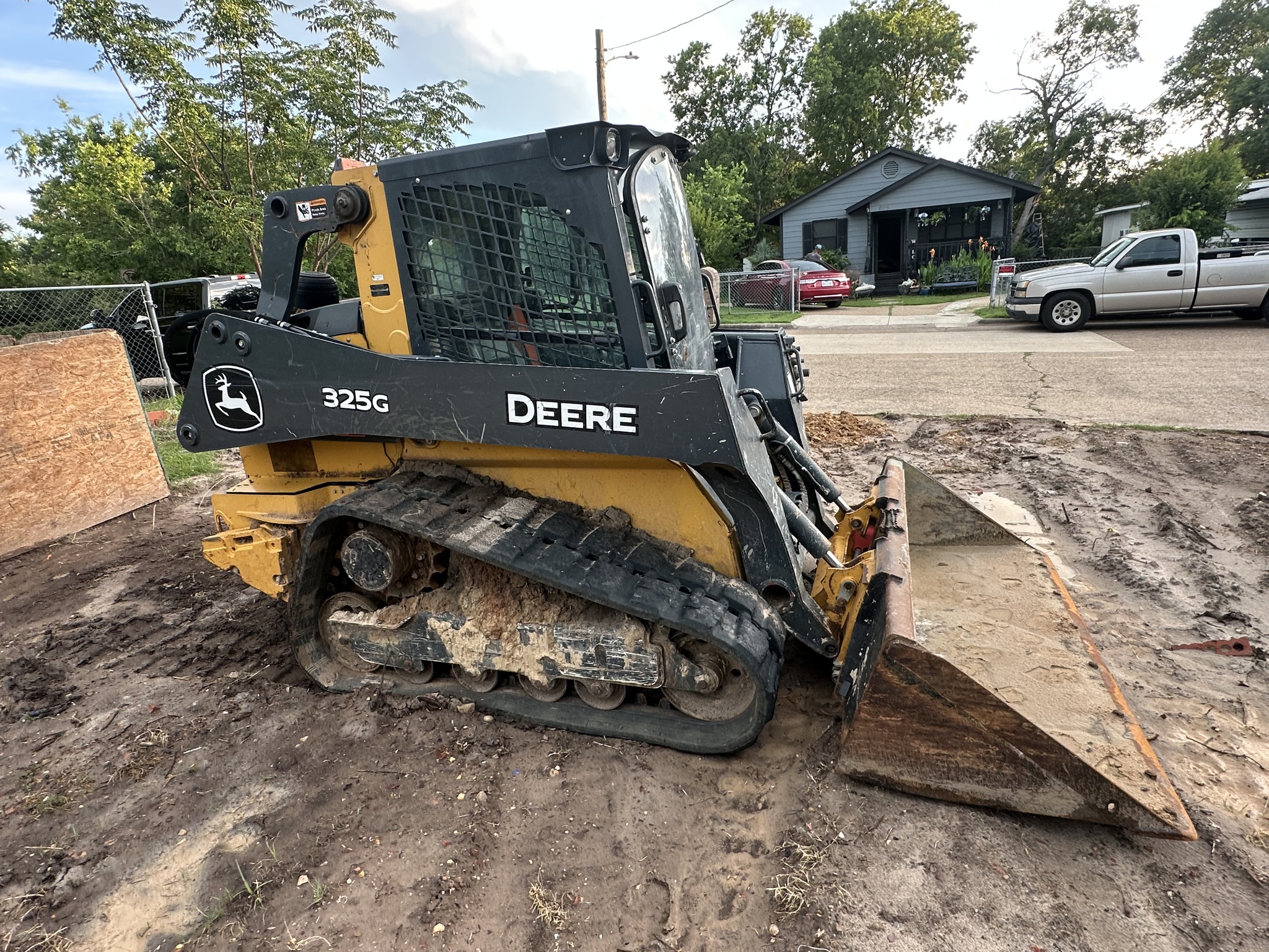 2020 John Deere 325G Image 6