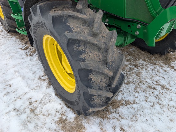 2025 John Deere 6R 130 - Photo11