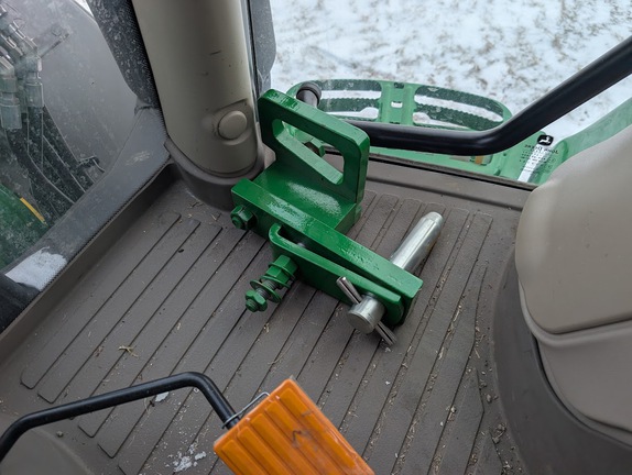 2025 John Deere 6R 130 - Photo17