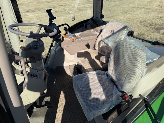 2025 John Deere 6R 130 - Photo23