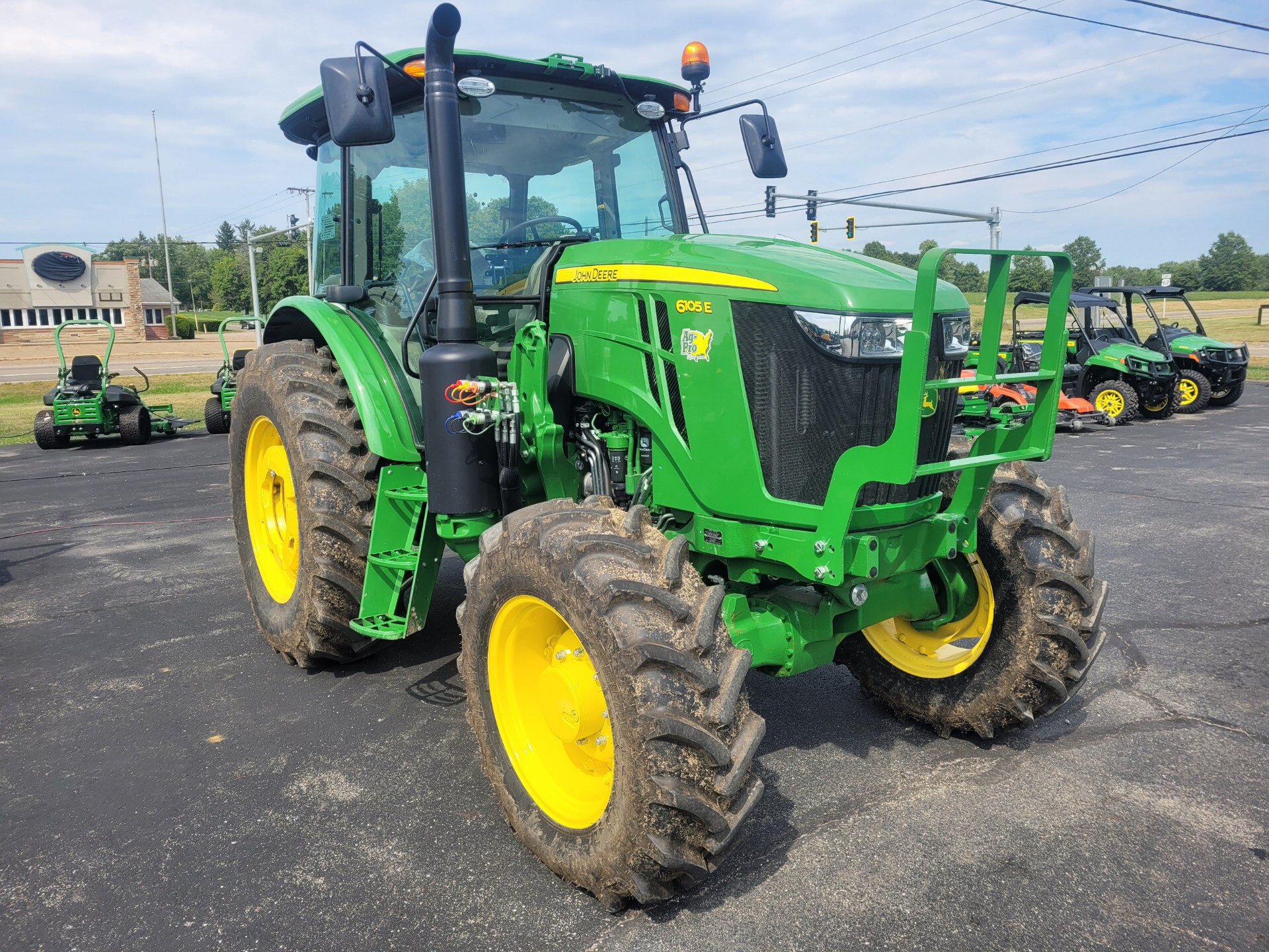 2023 John Deere 6105E Image 2