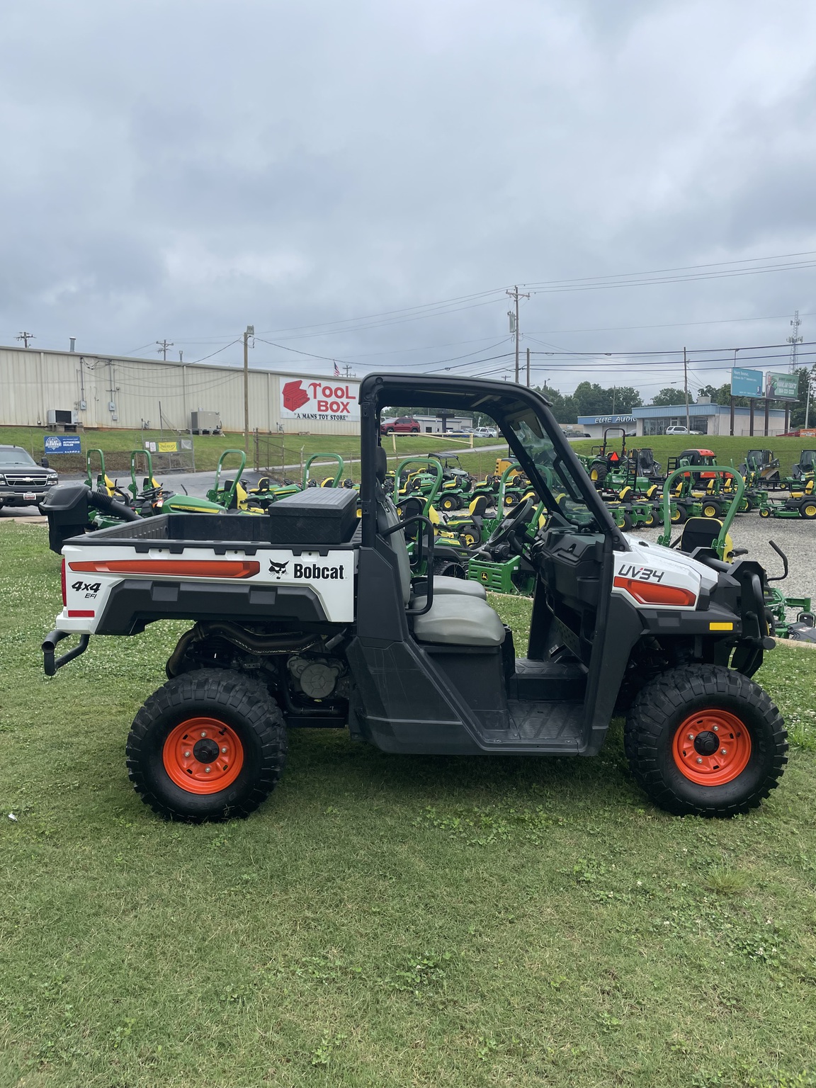 2024 Bobcat UV34 Image 5