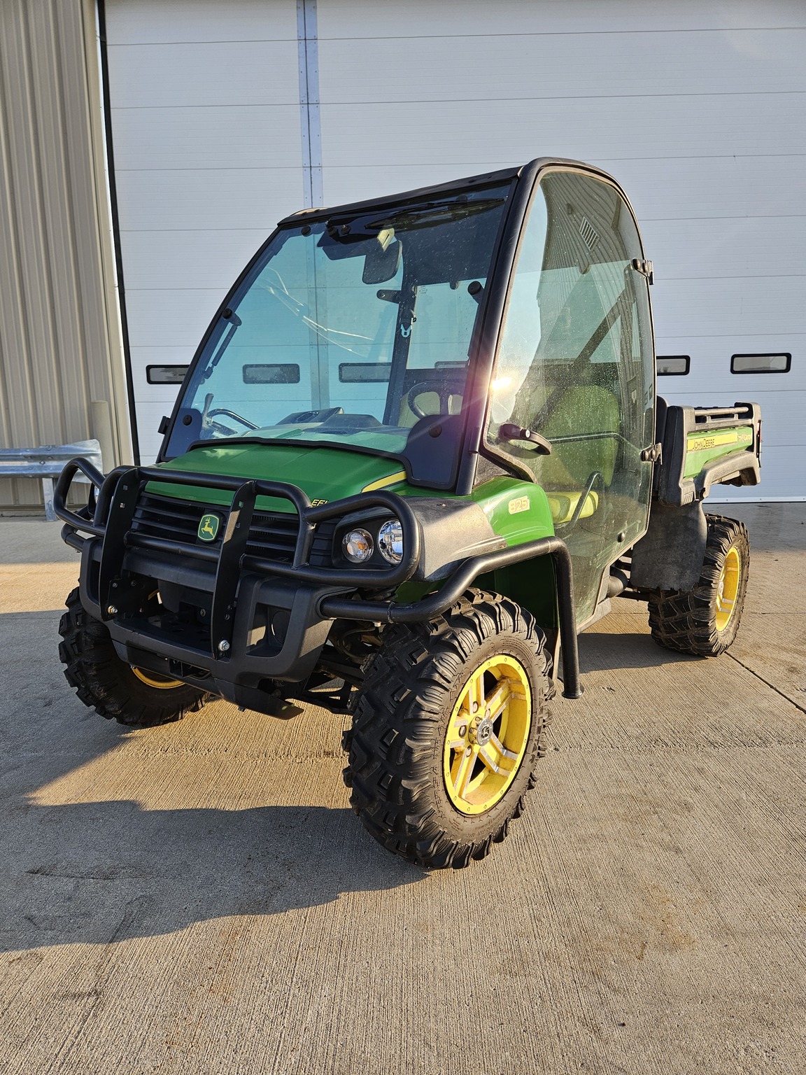2012 John Deere XUV 825I GREEN Image 2