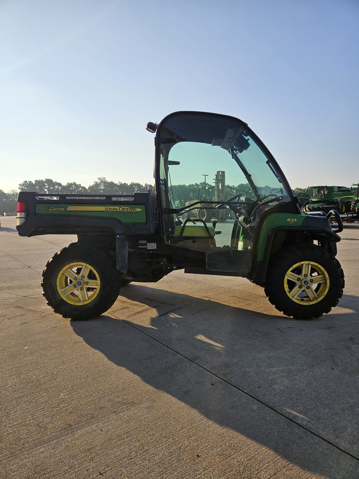 2012 John Deere XUV 825I GREEN Image 8