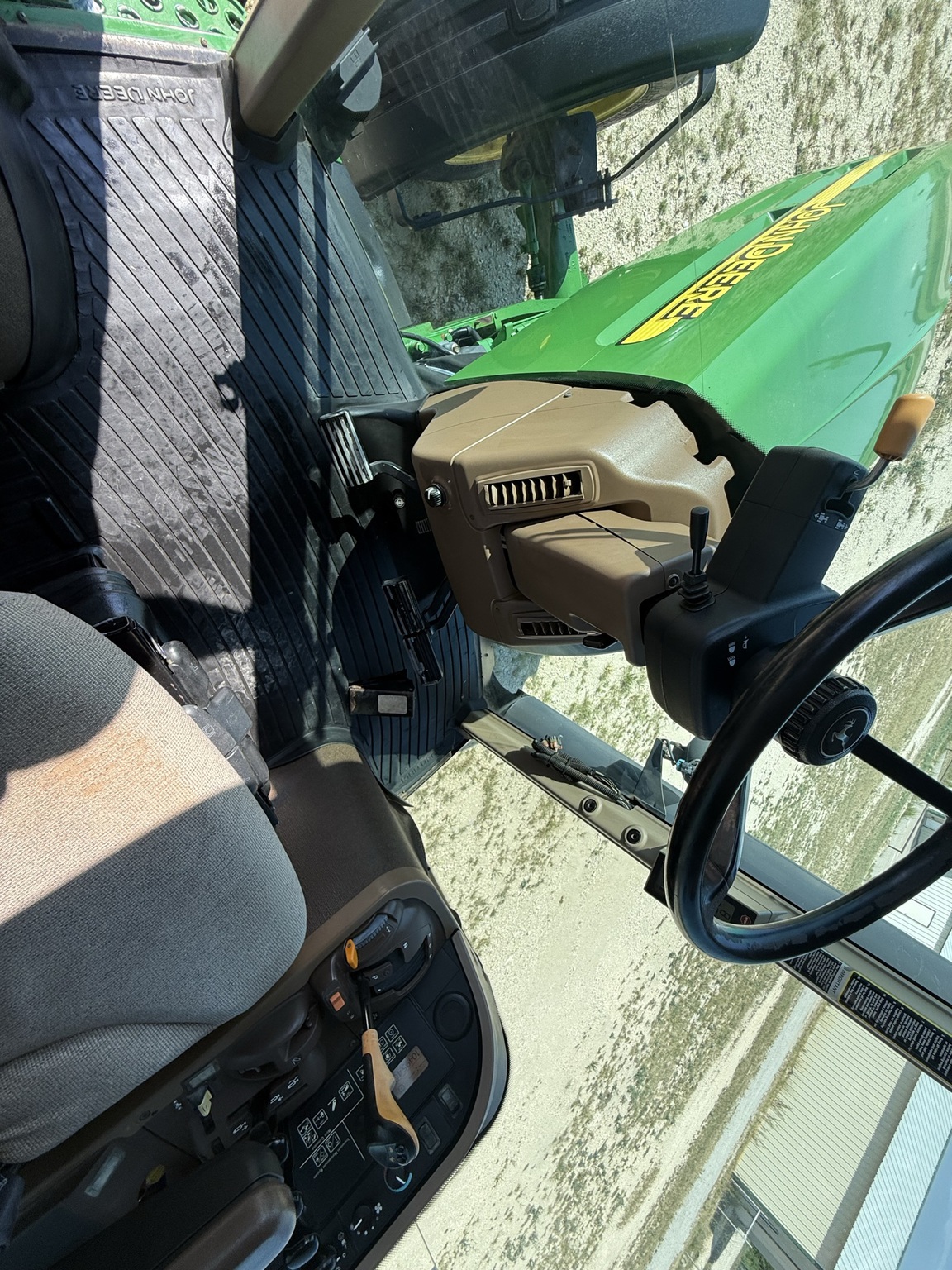 2004 John Deere 7720 Image 24