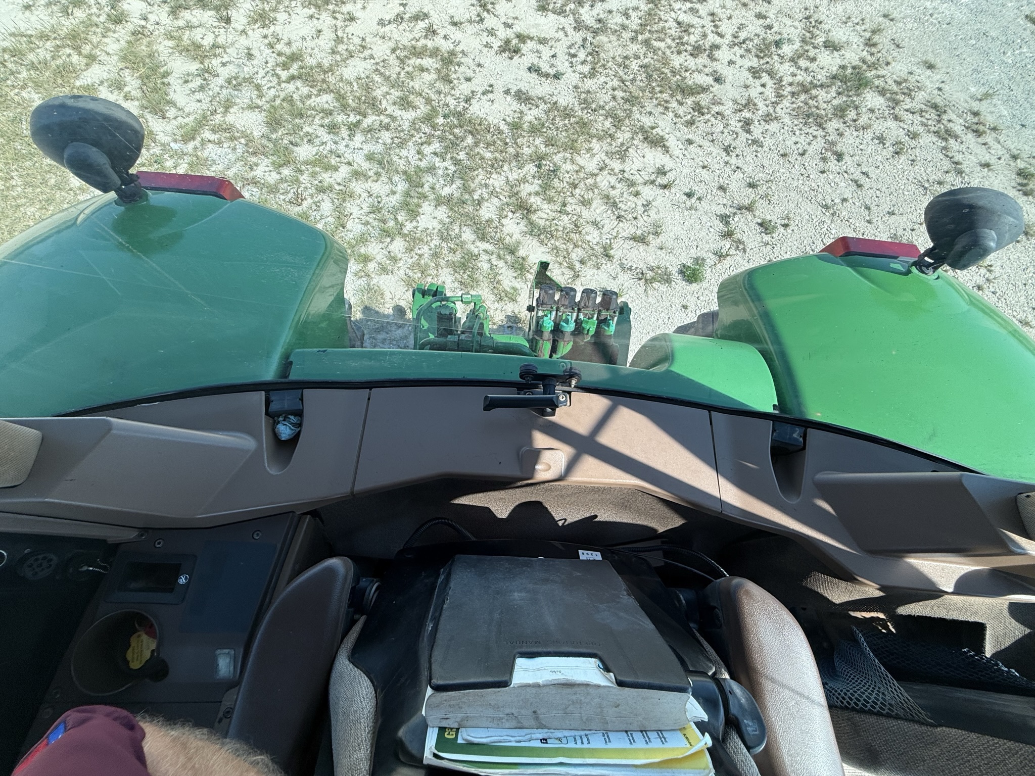 2004 John Deere 7720 Image 31