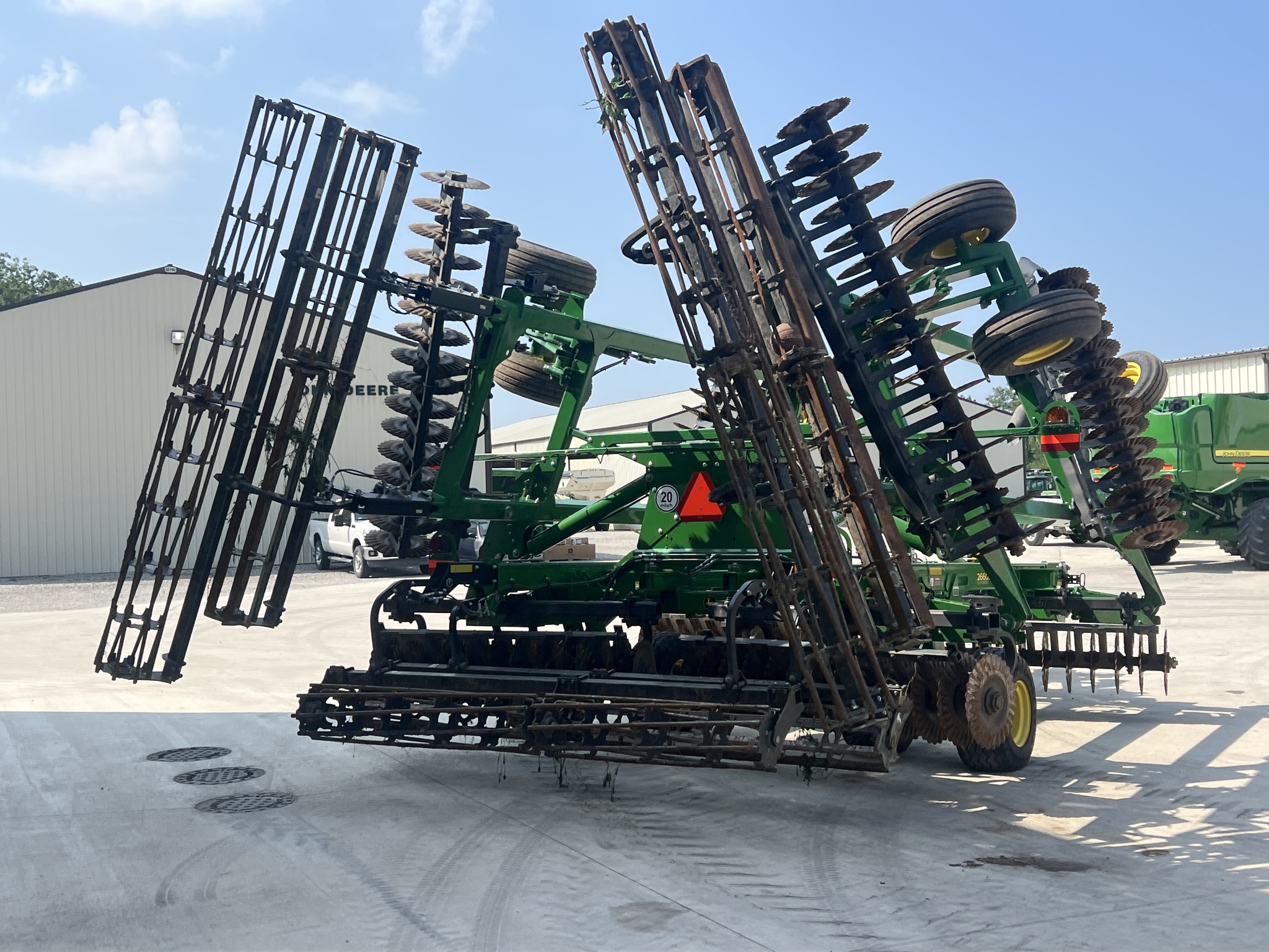 2023 John Deere 2660VT Image 4