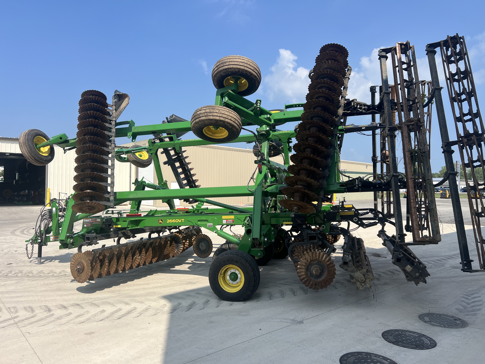 2023 John Deere 2660VT Image 5