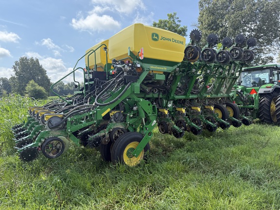 Photo of 2023 John Deere 1795