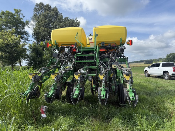 Photo of 2023 John Deere 1795