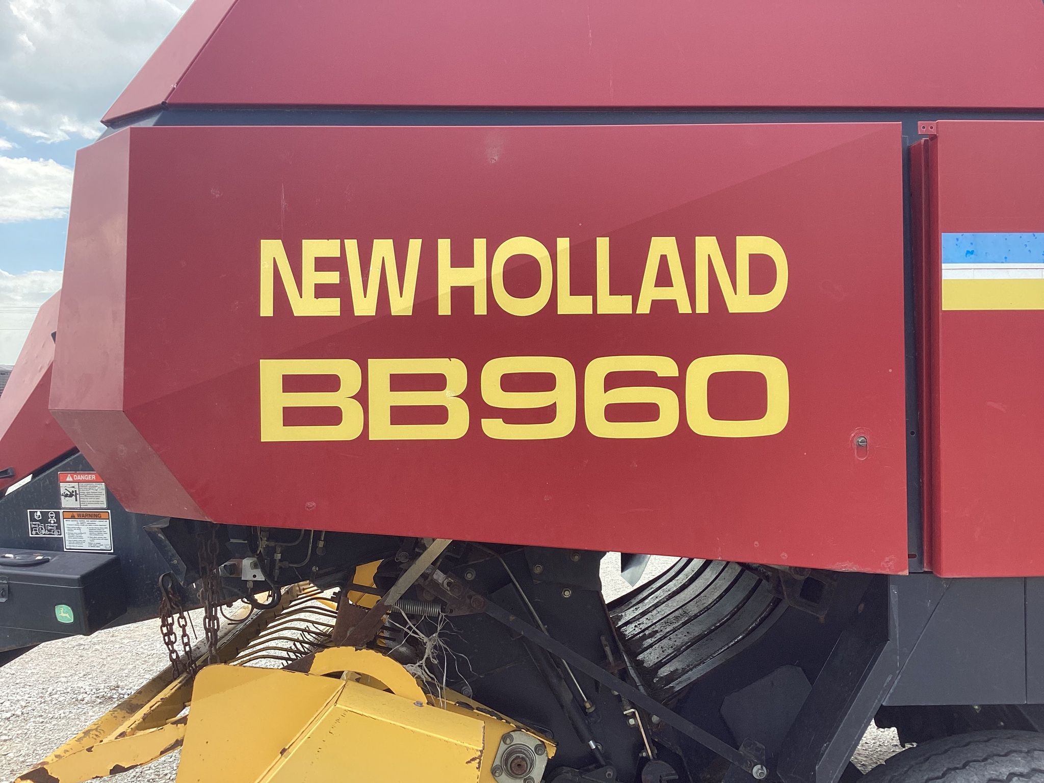 2002 New Holland BB960 Image 10