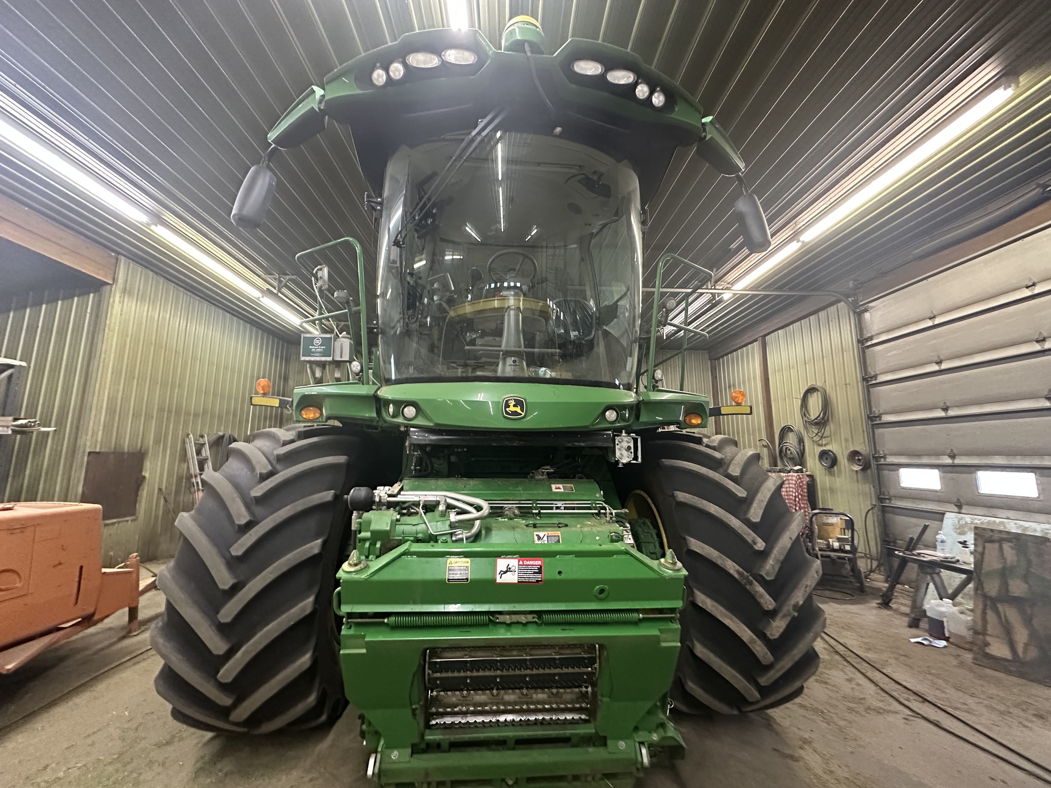 2023 John Deere 9500 Image 4