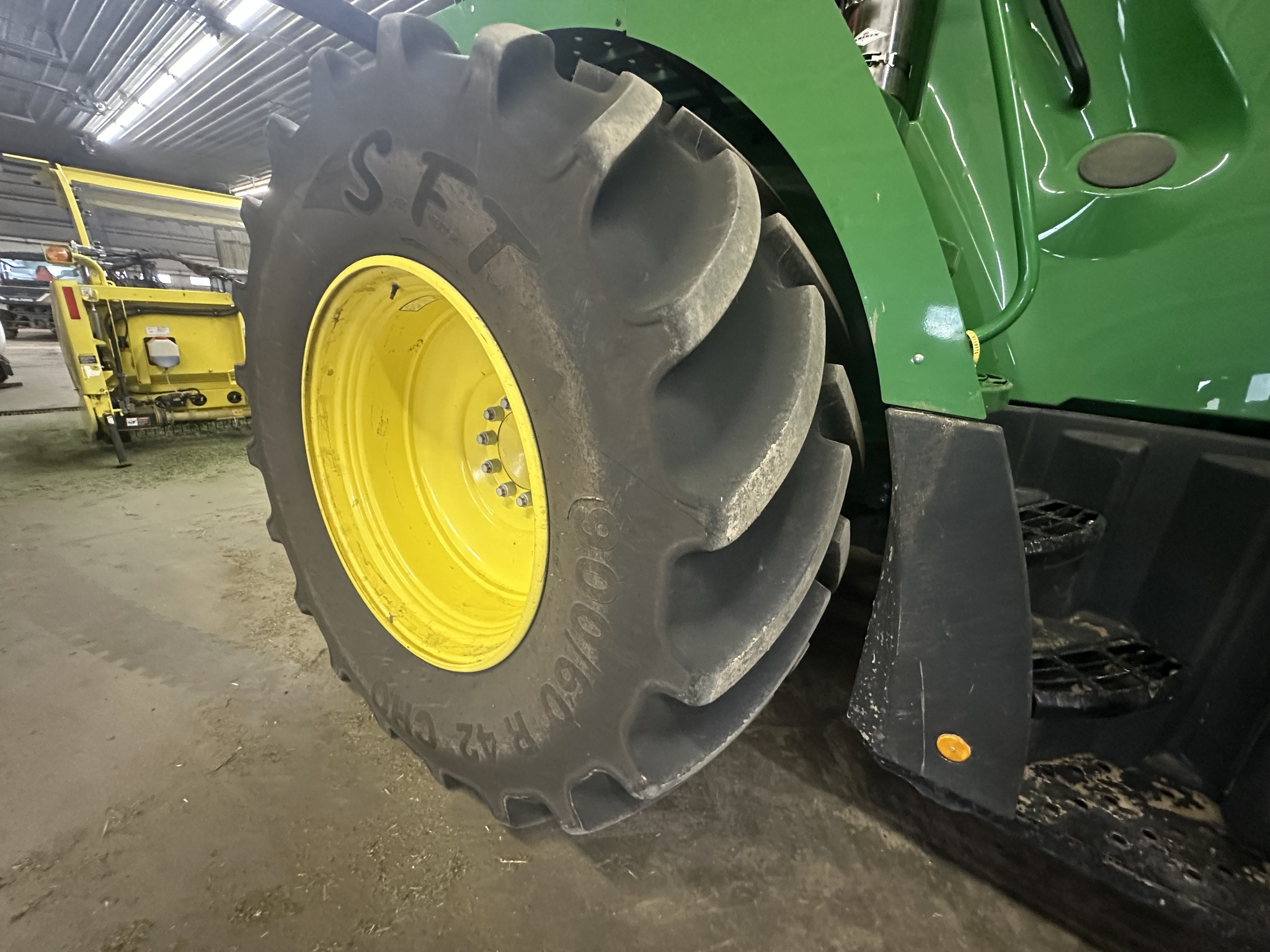 2023 John Deere 9500 Image 7