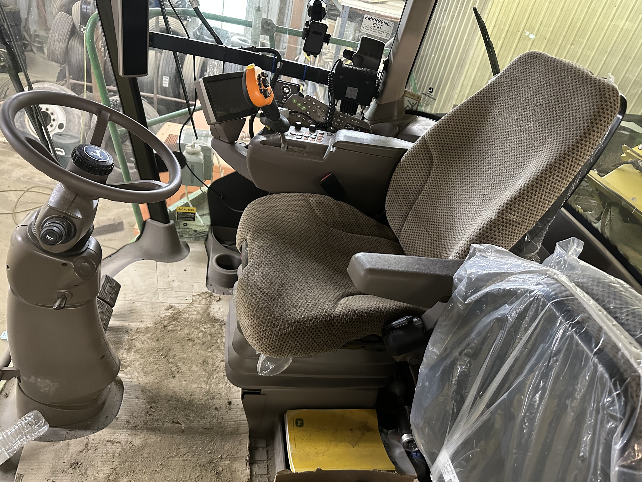 2023 John Deere 9500 Image 6