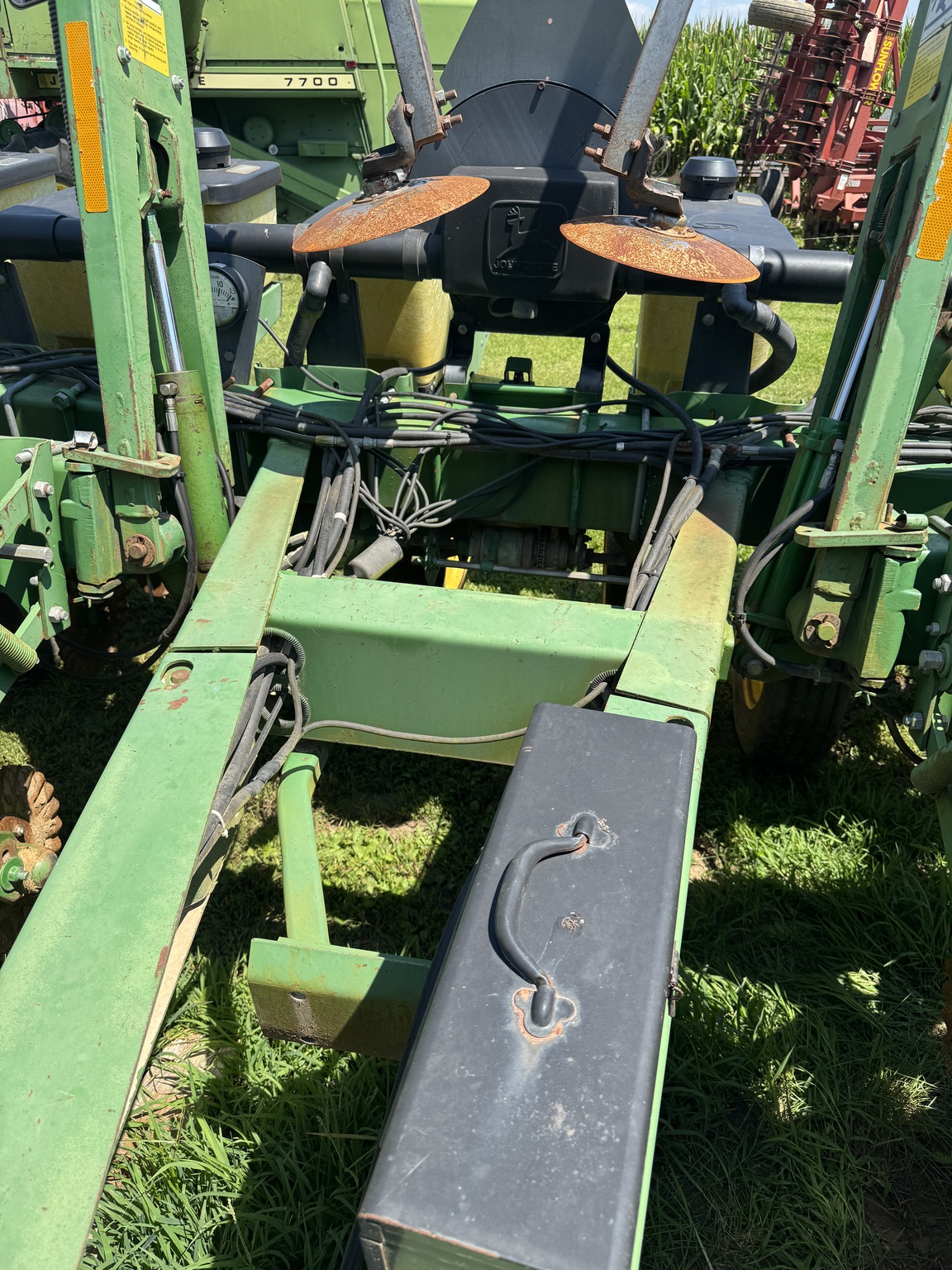 1989 John Deere 7200 Image 8