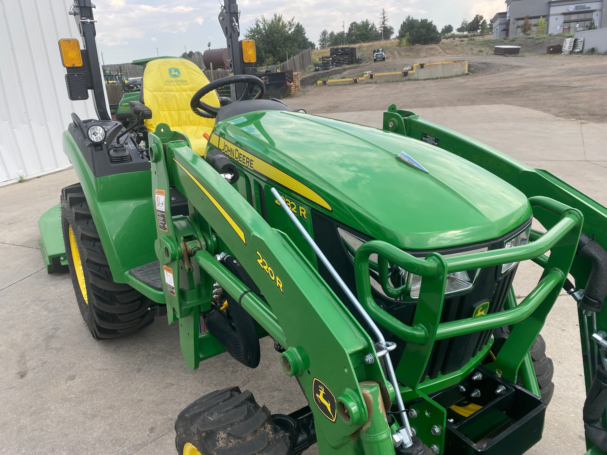 2022 John Deere 2032R Image 20