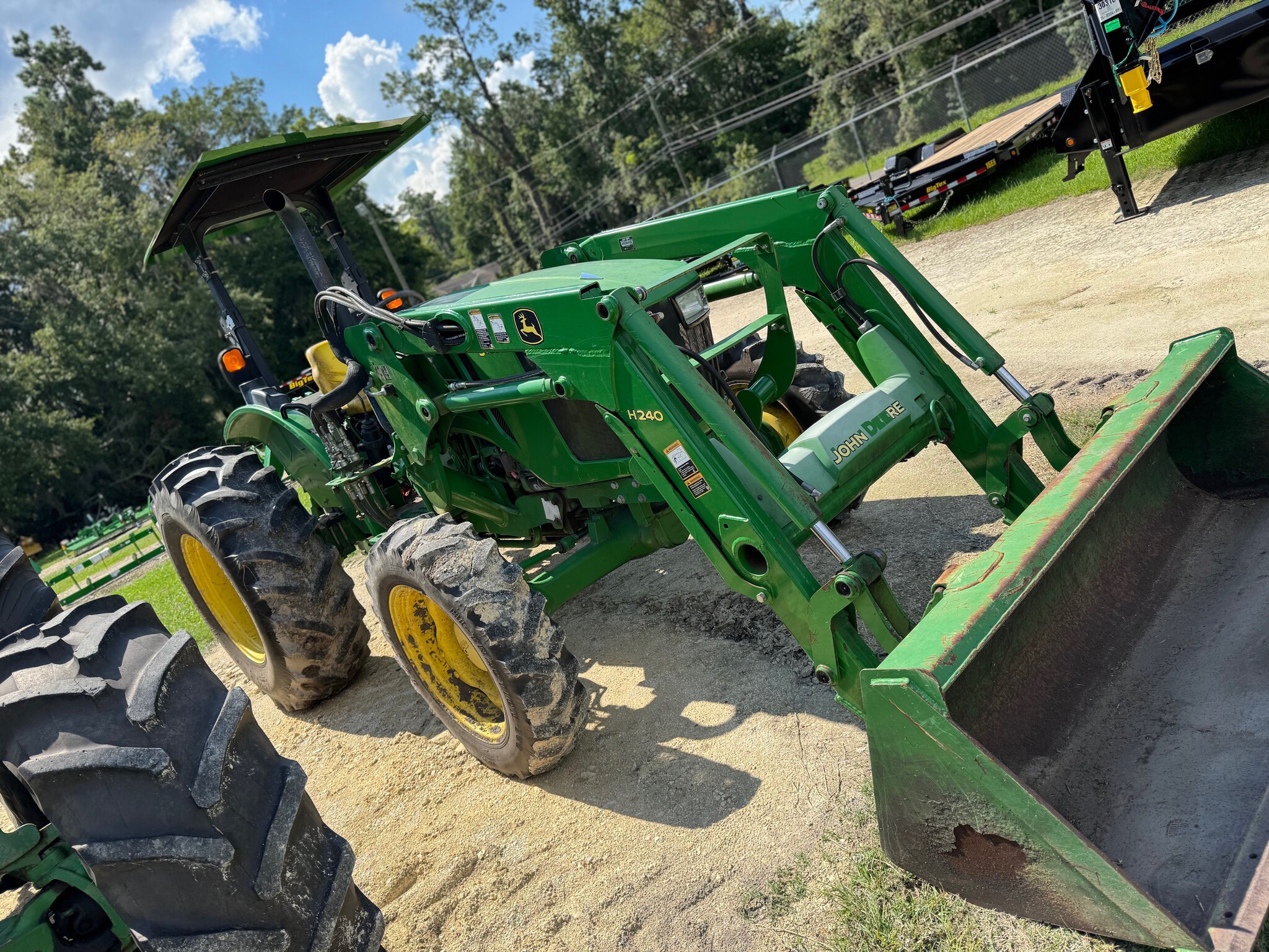 2015 John Deere 5055E Image 1