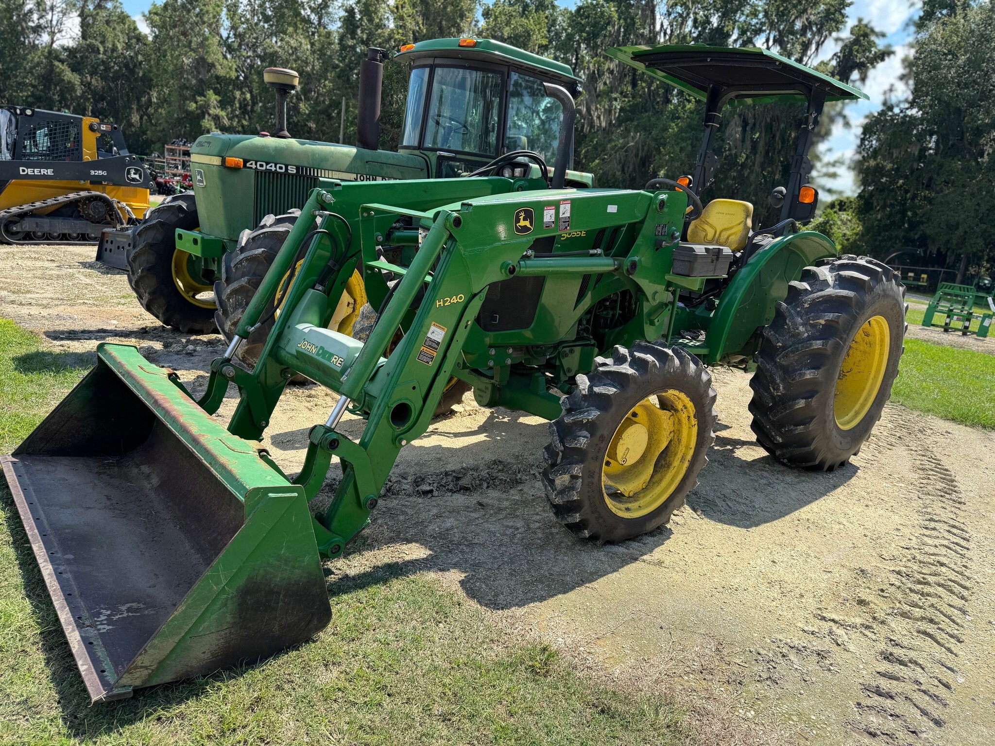 2015 John Deere 5055E Image 2