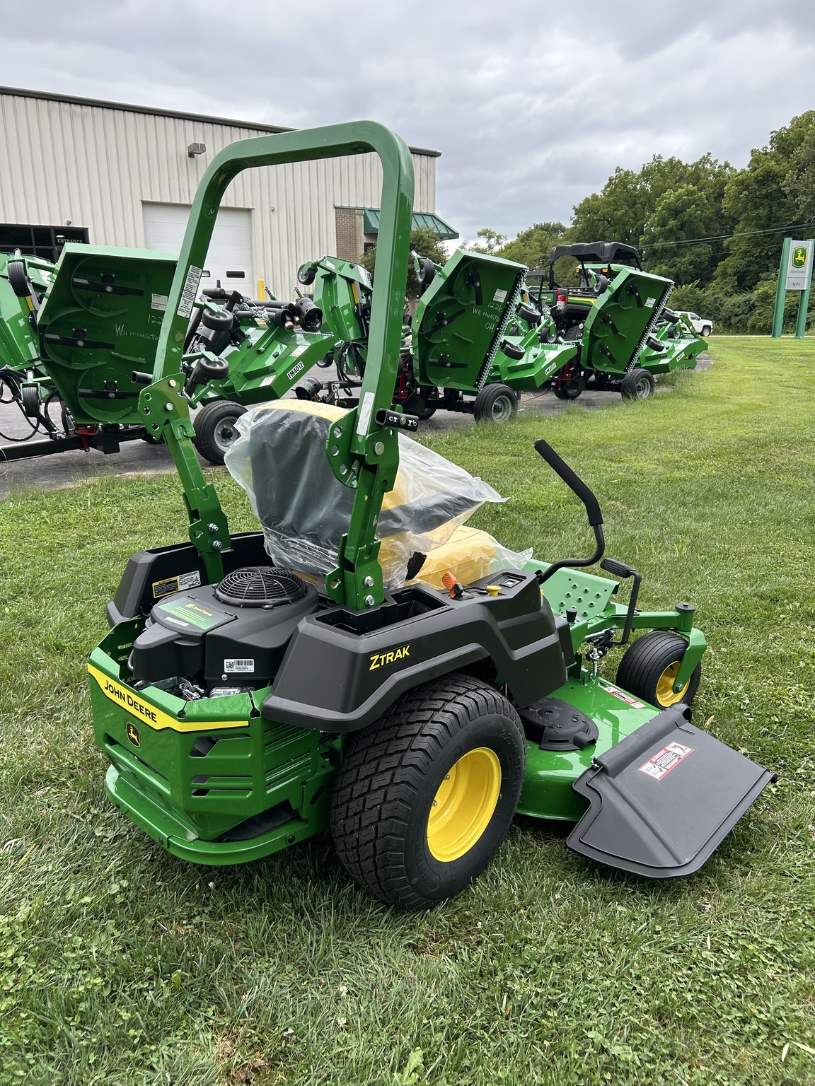 2025 John Deere Z530M Image 3