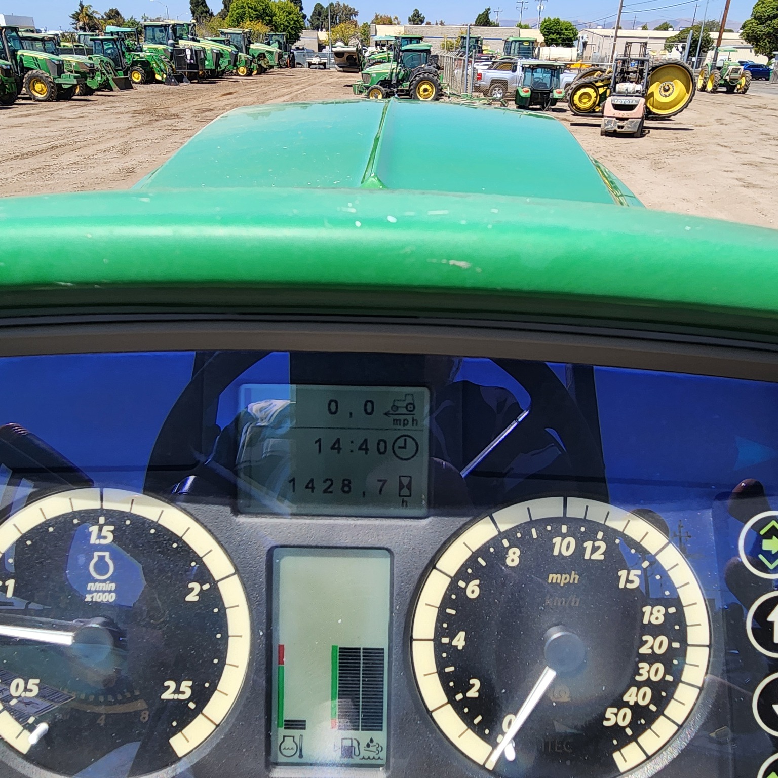 2021 John Deere 6110M Image 12