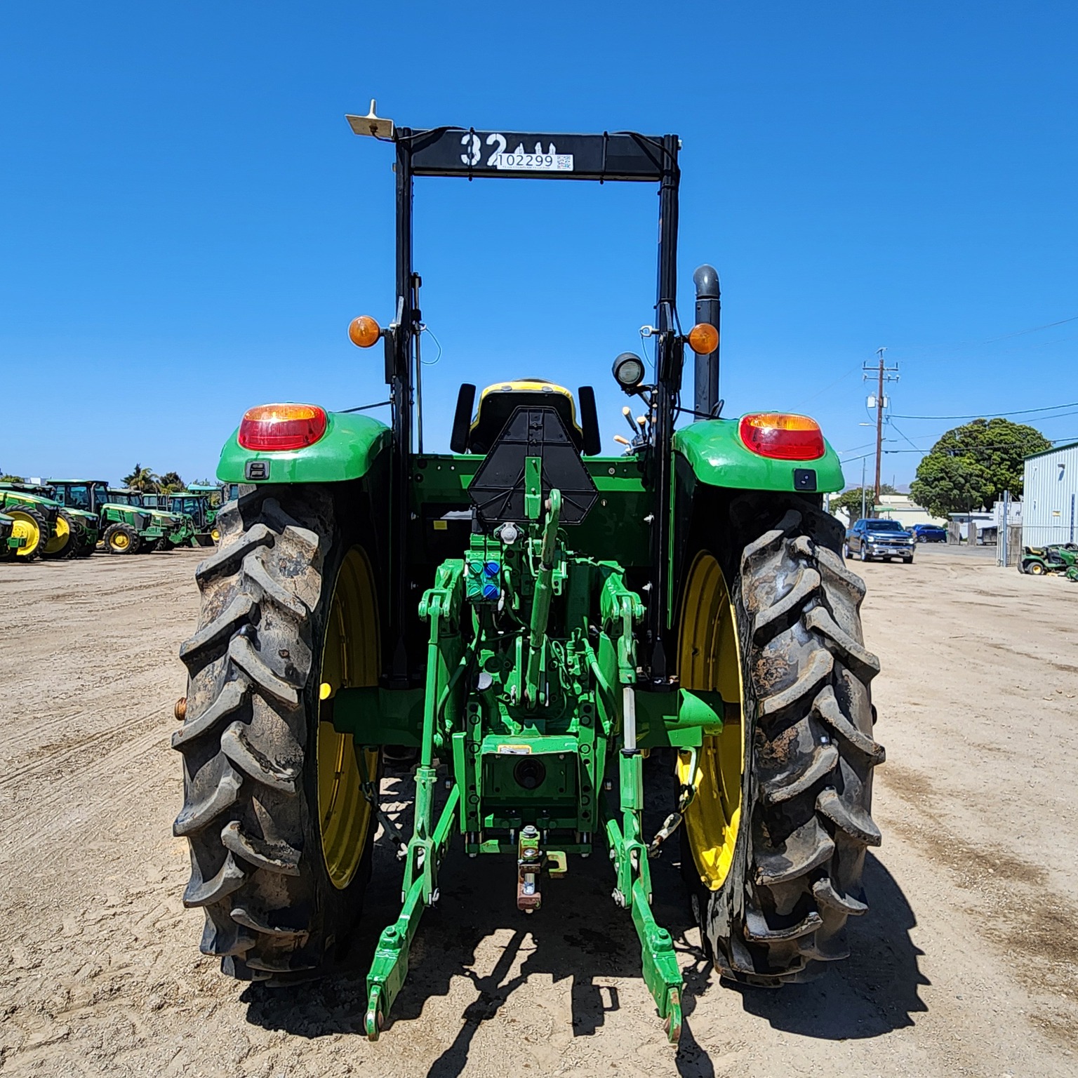 2021 John Deere 6110M Image 4