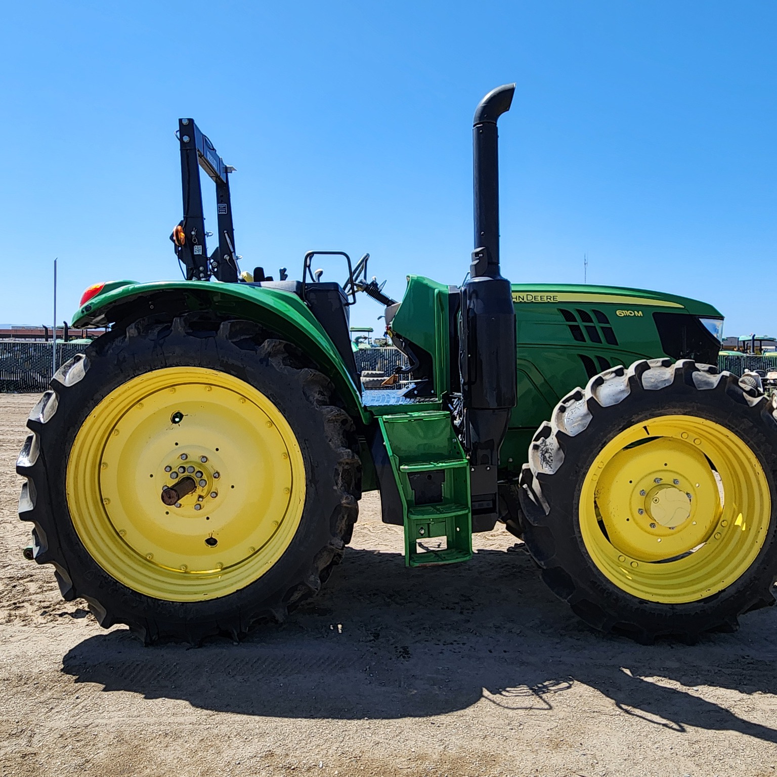 2021 John Deere 6110M Image 6