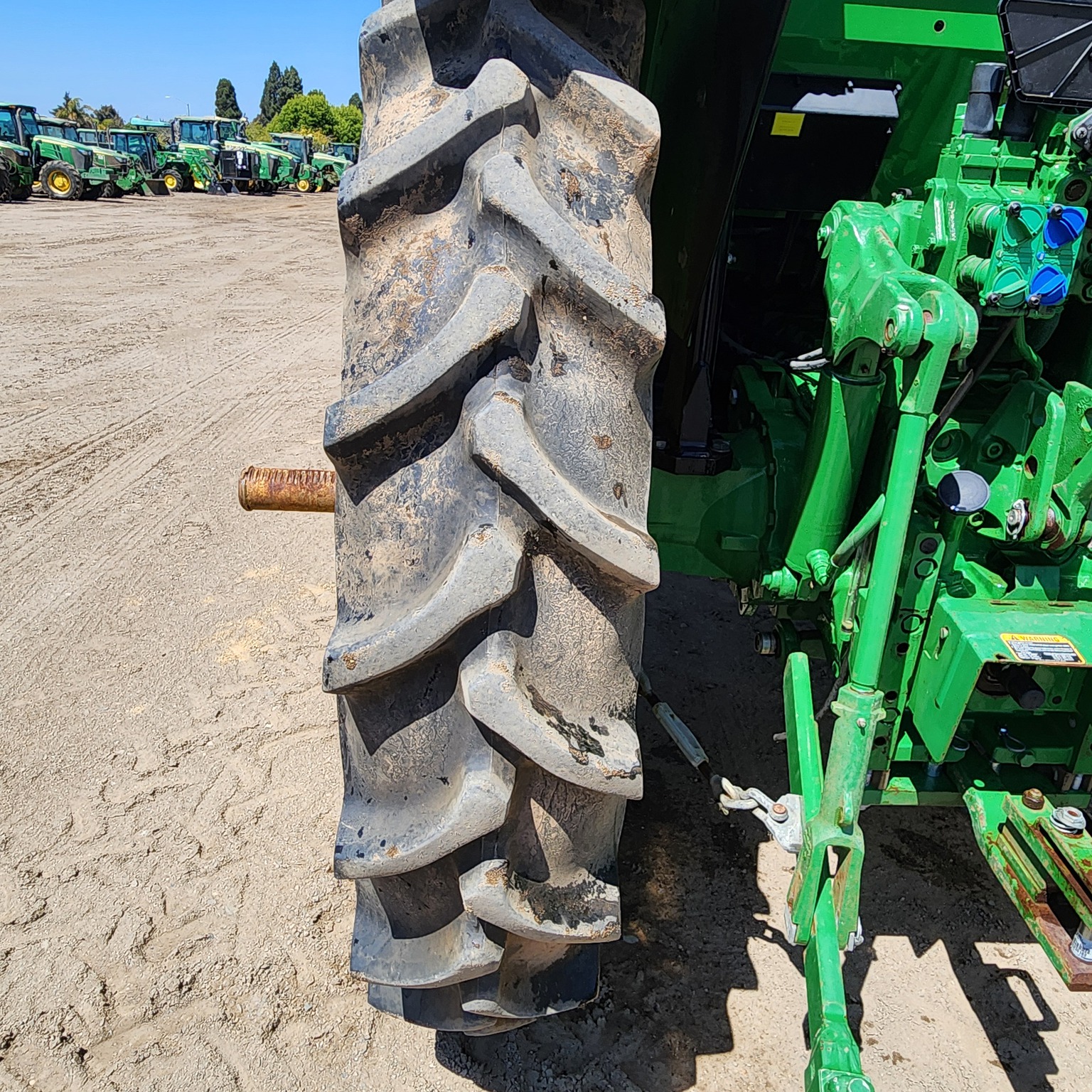 2021 John Deere 6110M Image 9