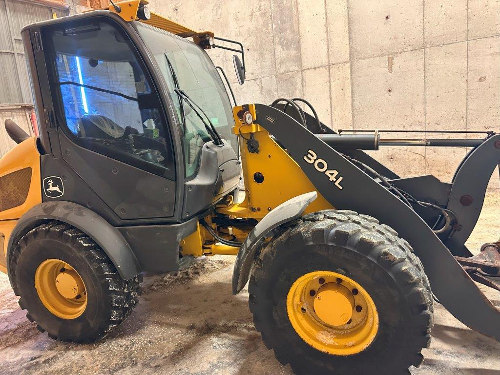 2019 John Deere 304L Image 3