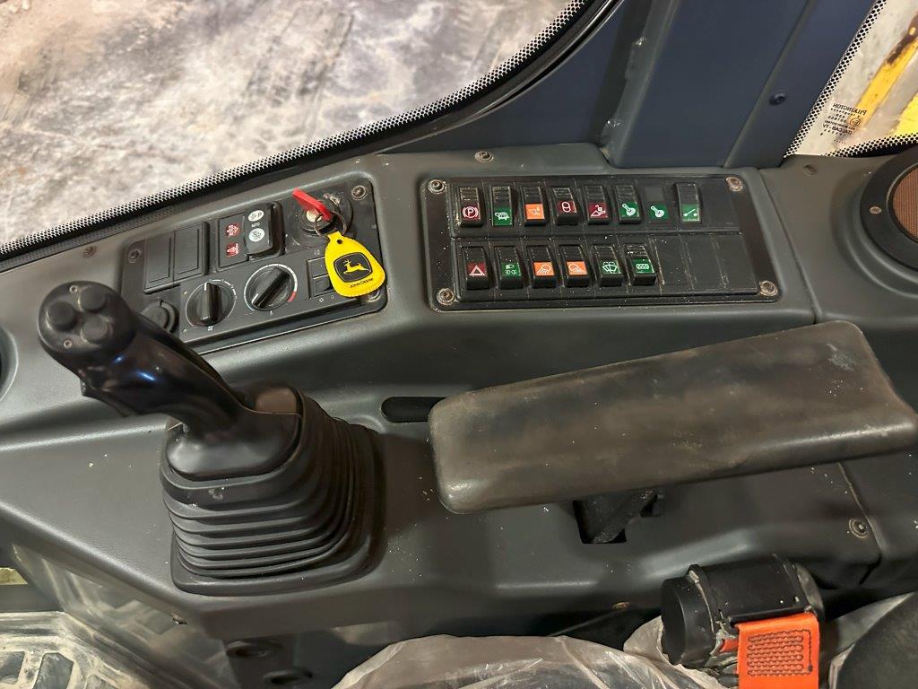 2019 John Deere 304L Image 12