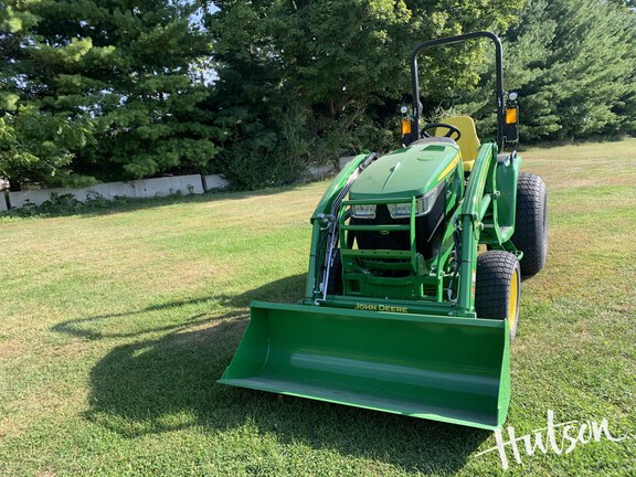 Photo of 2024 John Deere 3039R