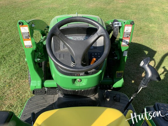 Photo of 2024 John Deere 3039R