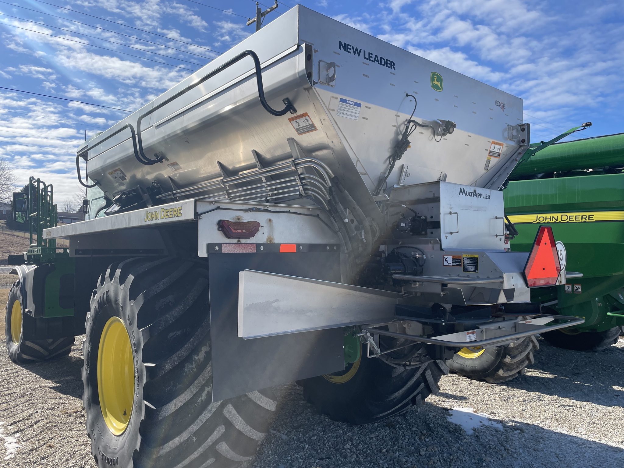  2023 John Deere 800R at Heritage Tractor in Geneseo, IL