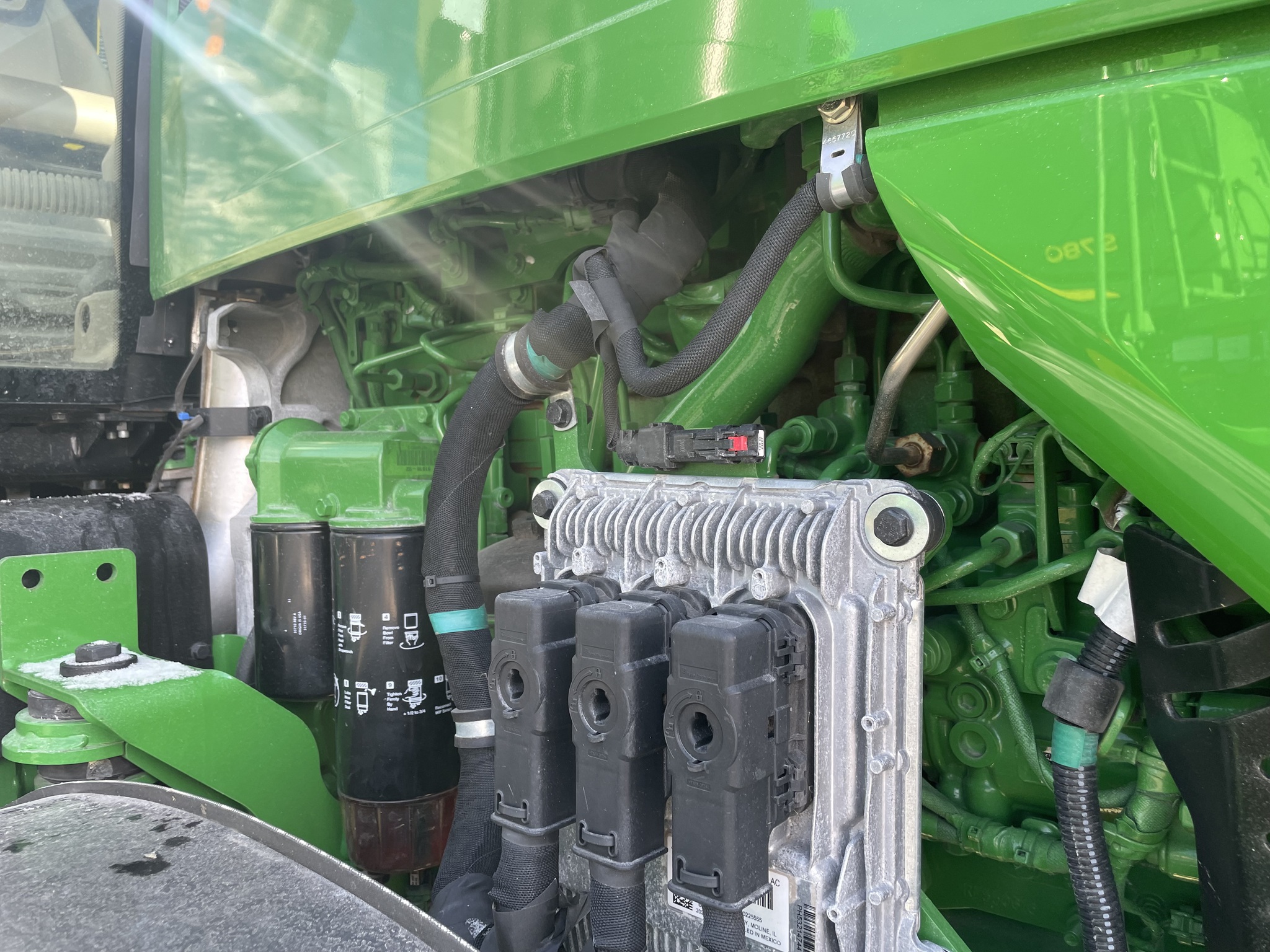  2023 John Deere 800R at Heritage Tractor in Geneseo, IL