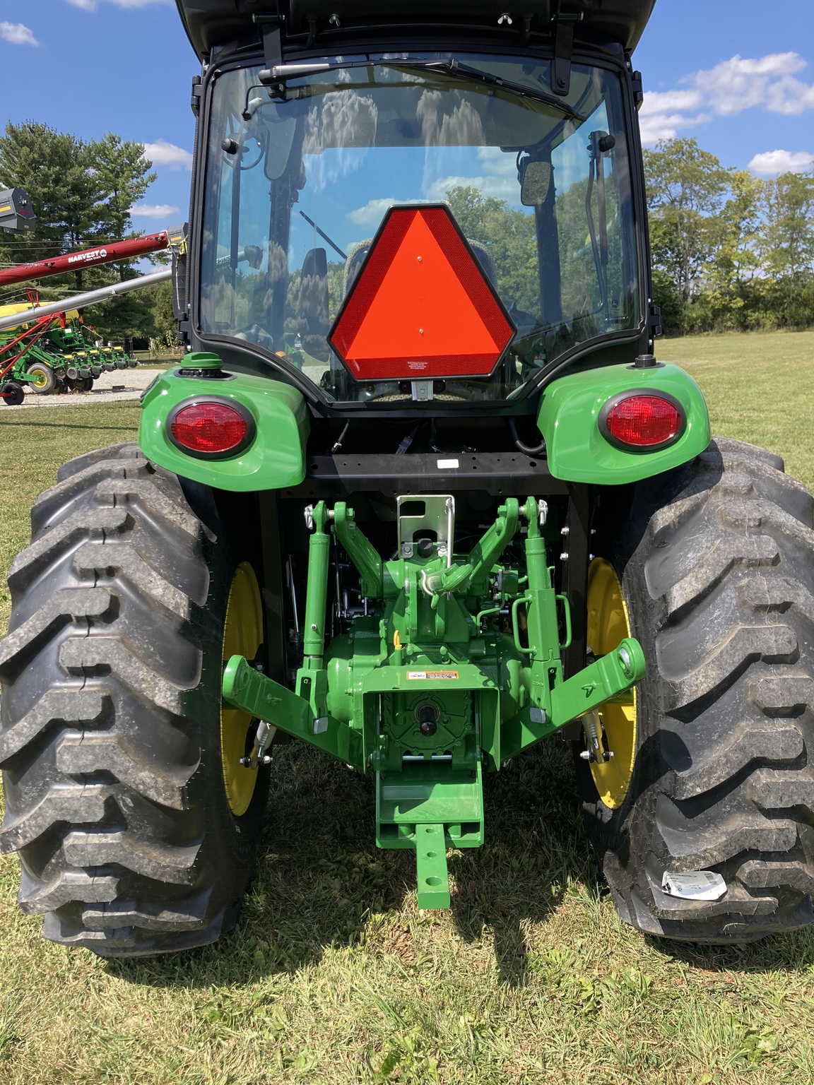 2025 John Deere 4075R Image 3