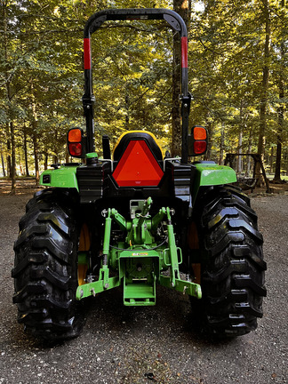 Photo of 2022 John Deere 4052R