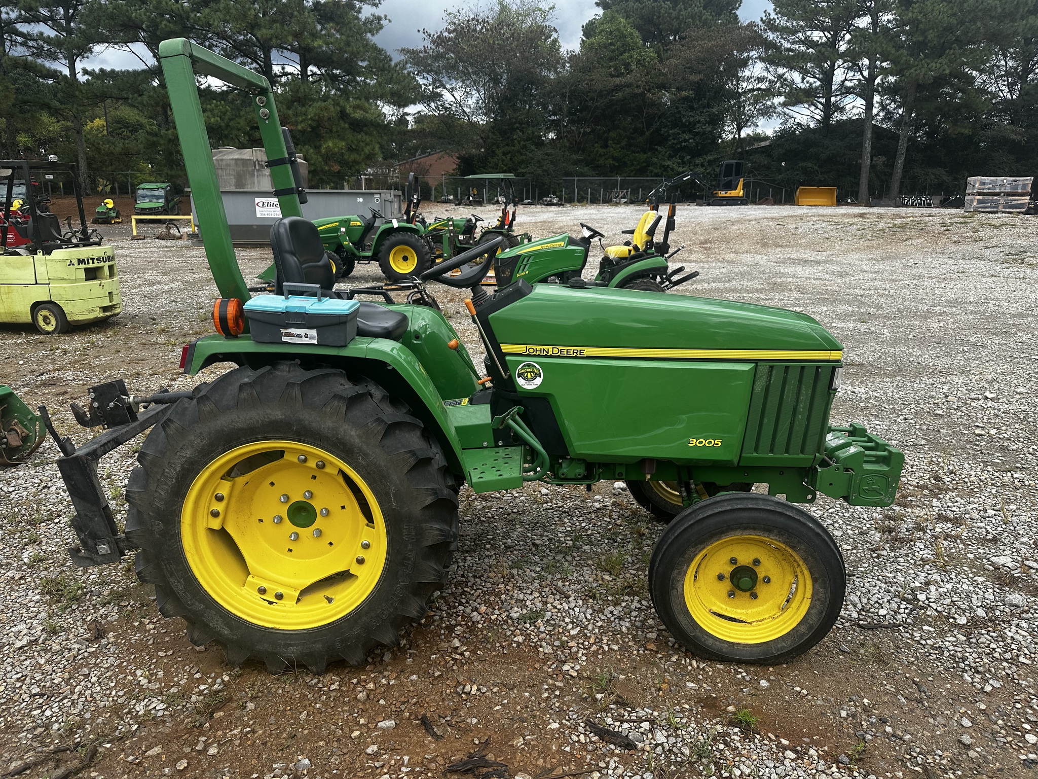 2009 John Deere 3005
