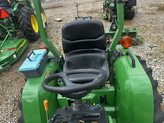 2009 John Deere 3005