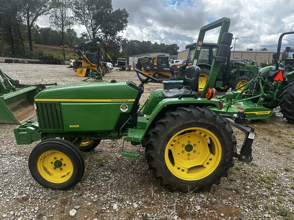 2009 John Deere 3005