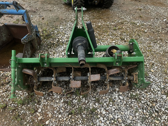 2009 John Deere 3005