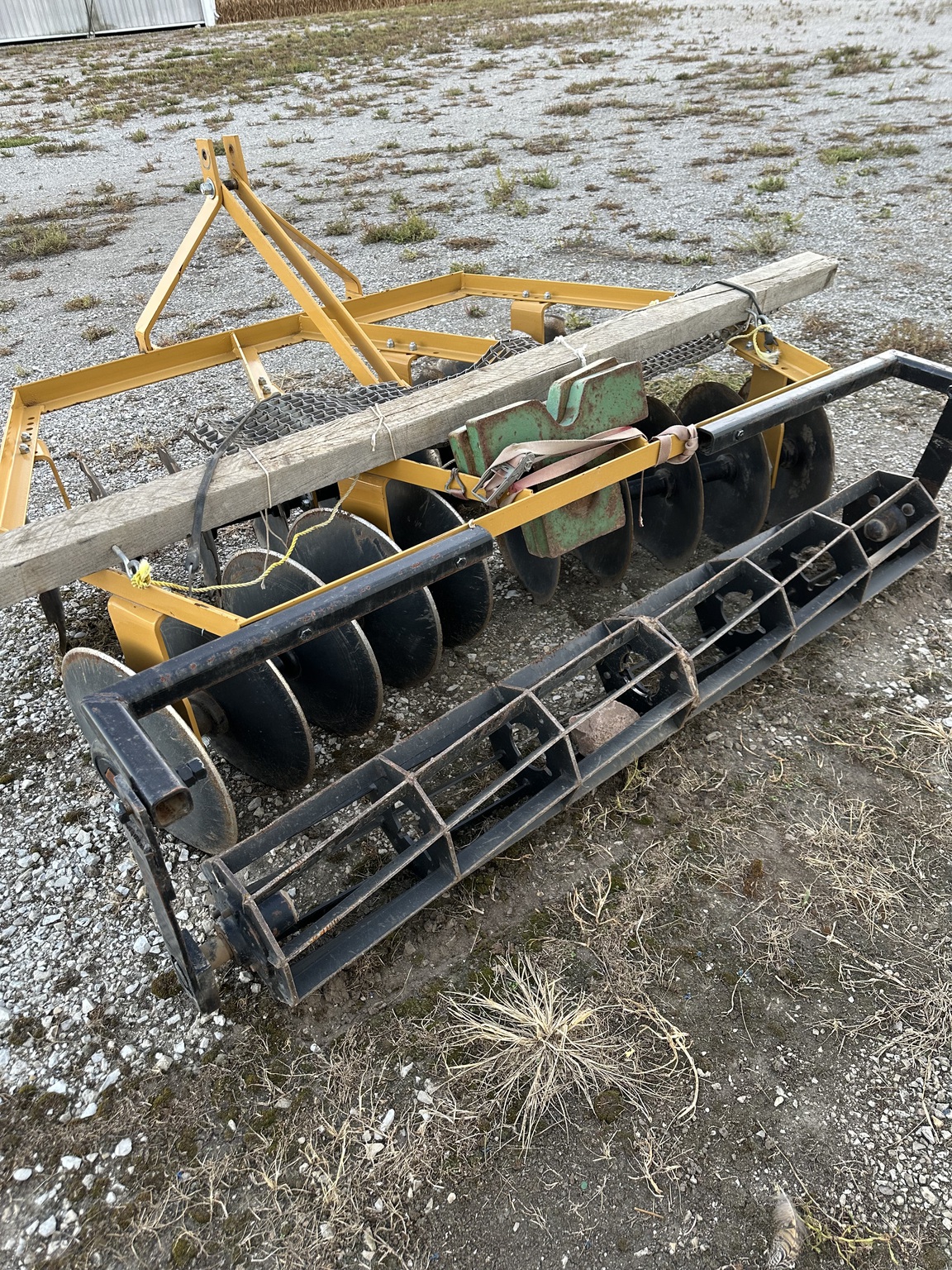 Farm King 7' DISK WITH ROLLING BASKET Image 2