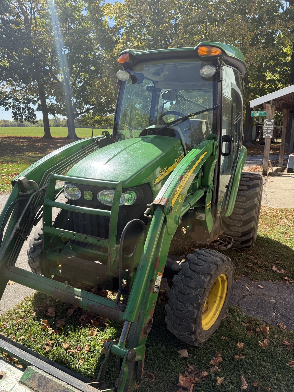 2007 John Deere 3720 Image 2