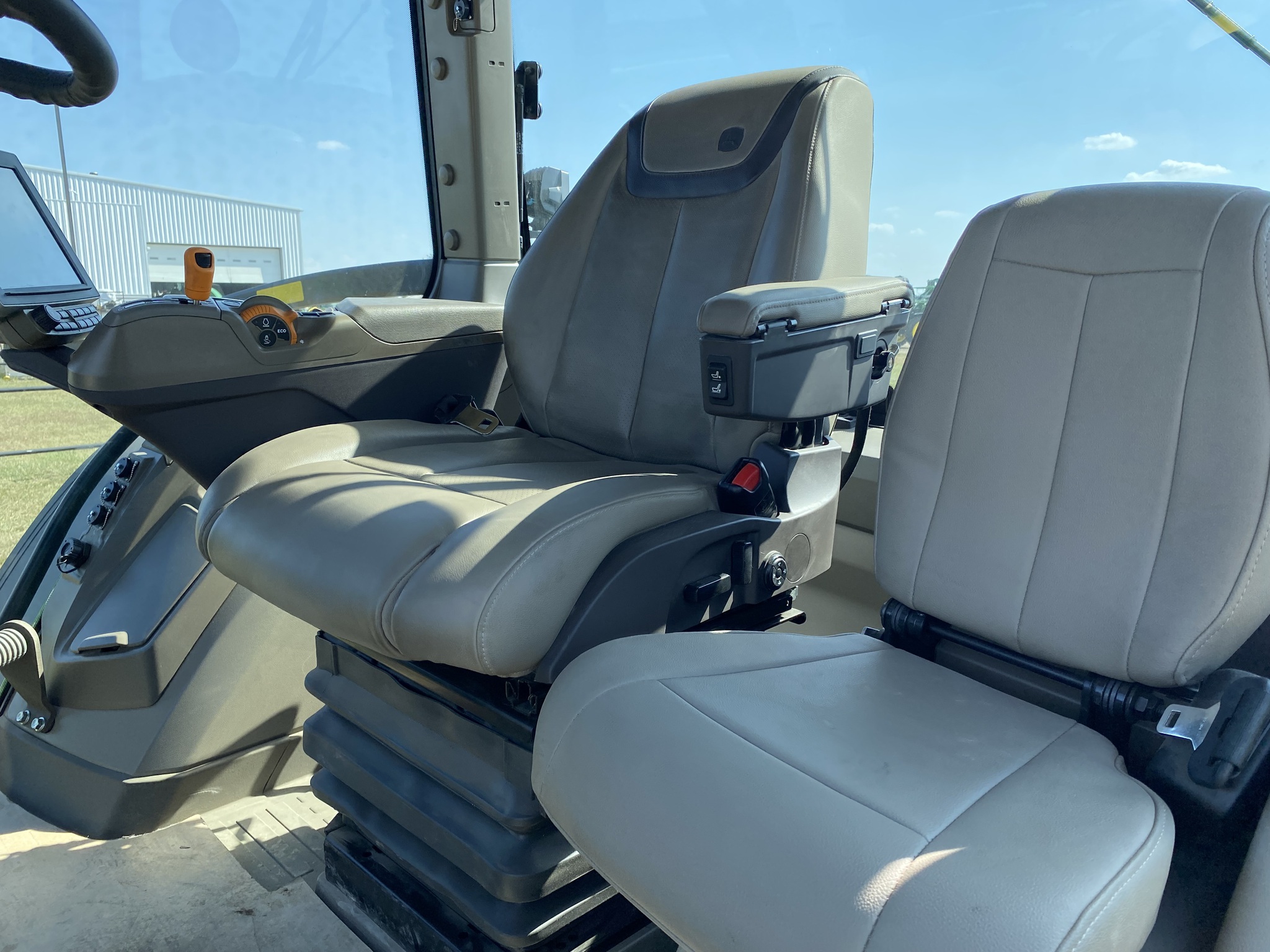 2023 John Deere 8R 410 Image 11