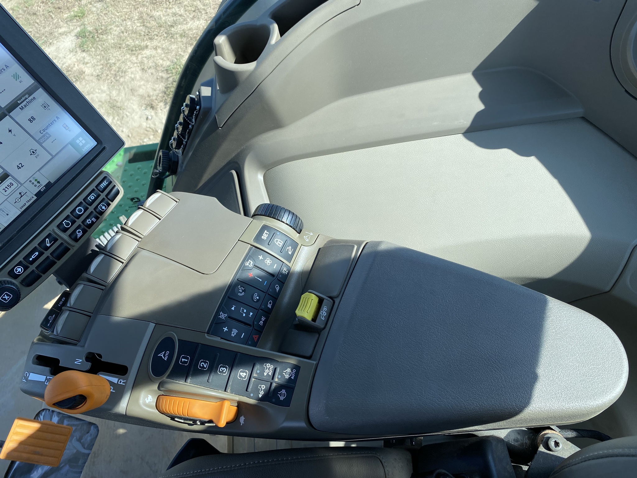 2023 John Deere 8R 410 Image 13