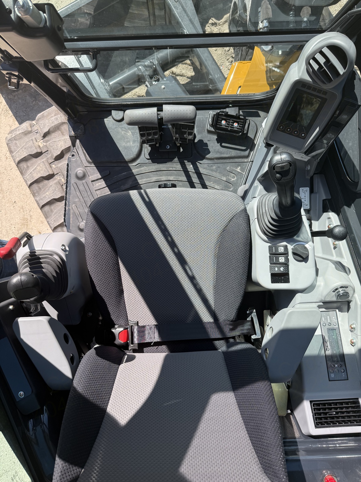 2025 John Deere 50 P Image 12