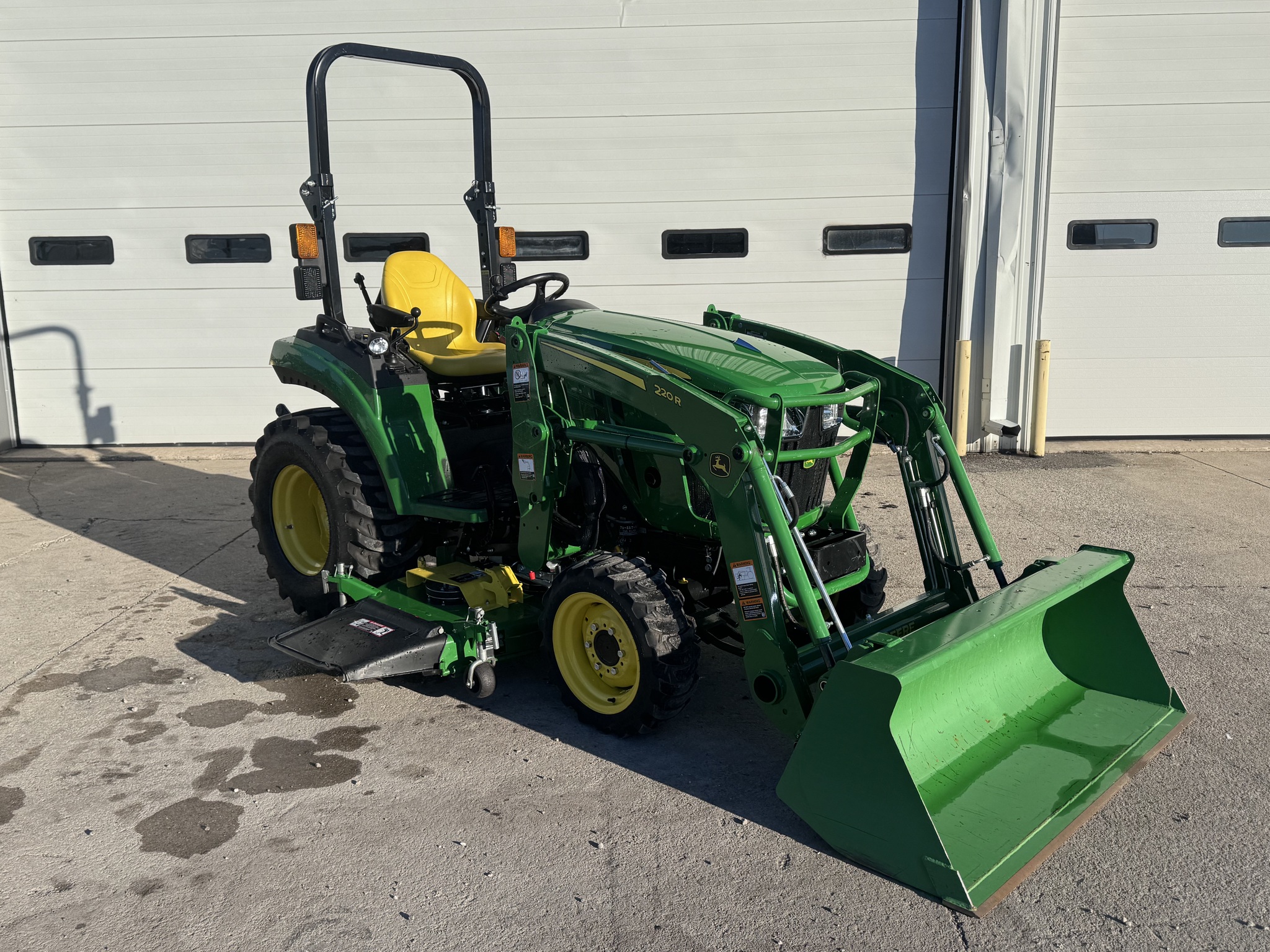 2021 John Deere 2038R Image 1
