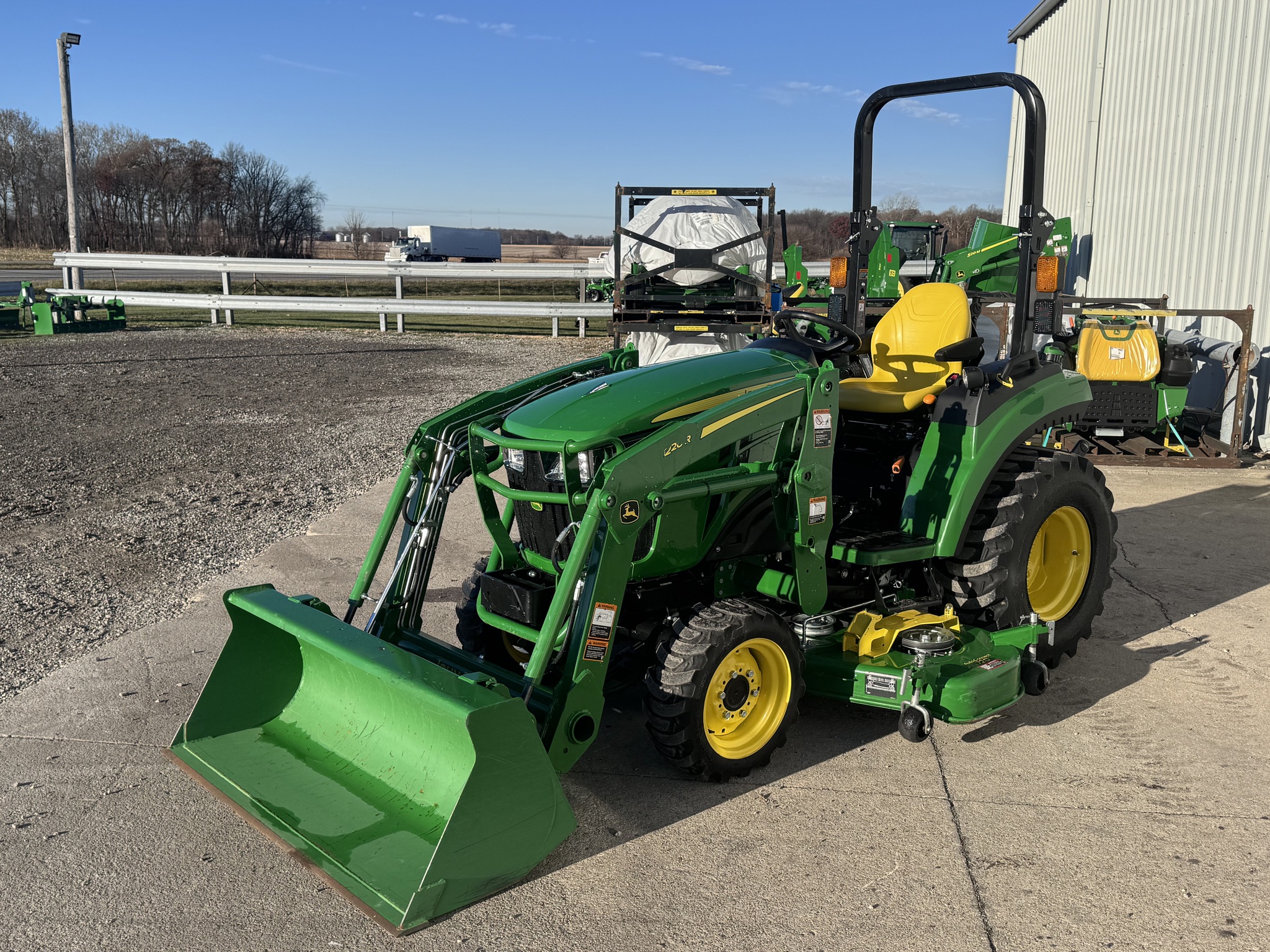 2021 John Deere 2038R Image 3