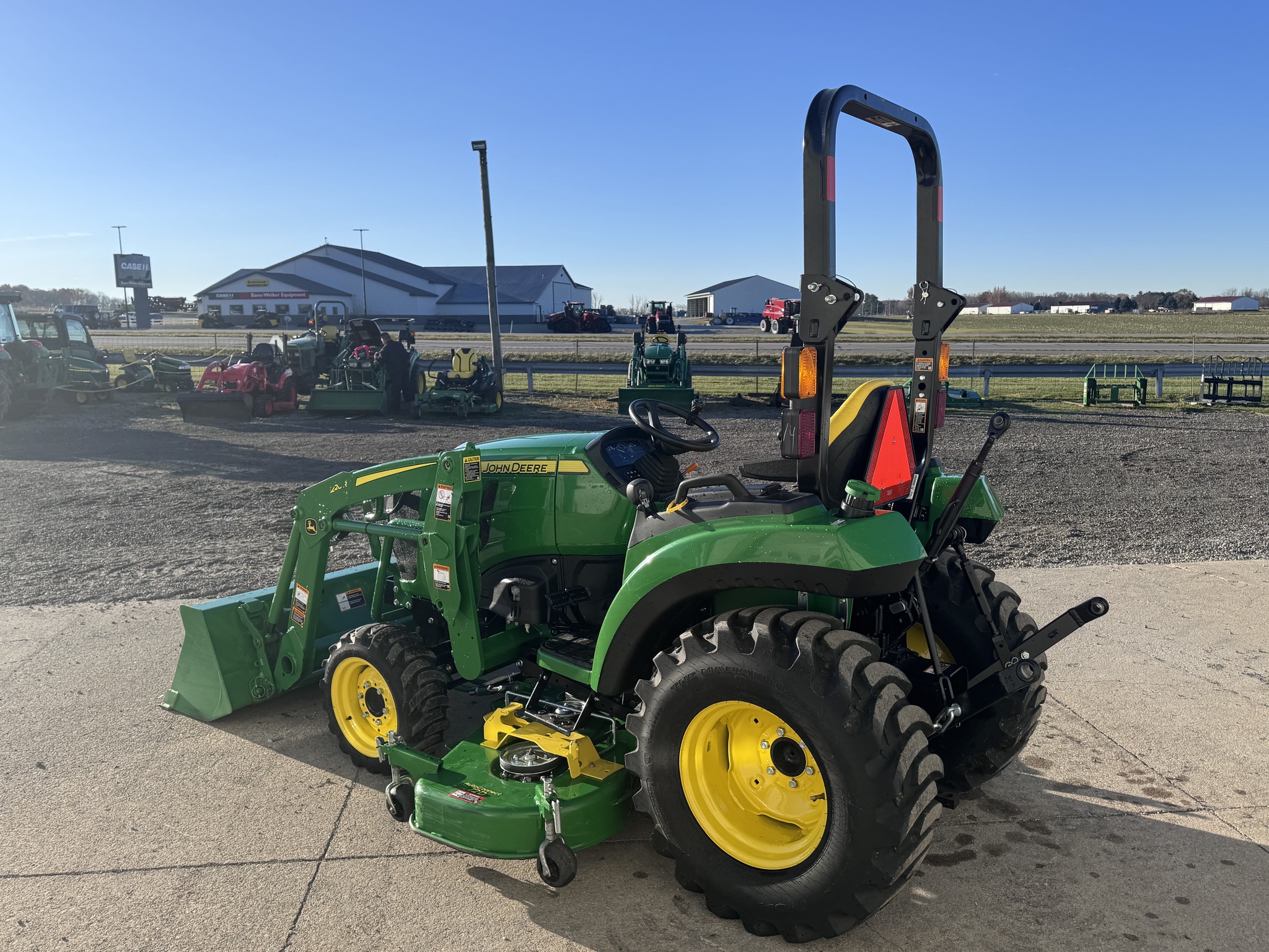 2021 John Deere 2038R Image 5