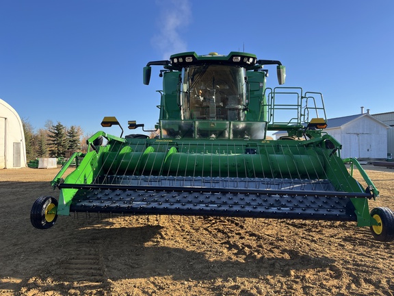 Used 2025 John Deere X9 1100 Combines at Horizon Ag & Turf in High Prairie, AB - Photo6