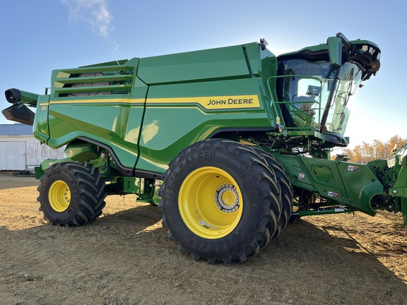 Used 2025 John Deere X9 1100 Combines at Horizon Ag & Turf in High Prairie, AB - Photo7