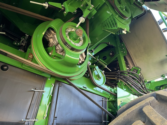 Used 2025 John Deere X9 1100 Combines at Horizon Ag & Turf in High Prairie, AB - Photo13